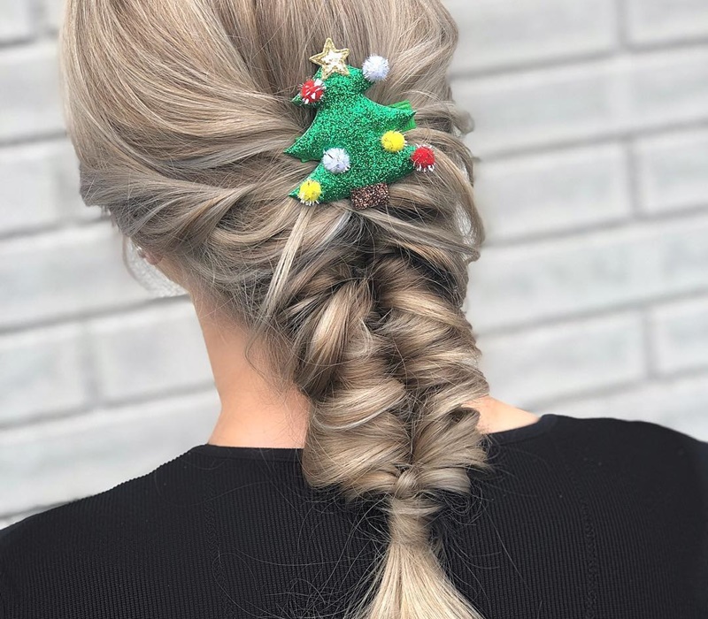 Update more than 139 cute easy christmas hairstyles best - POPPY