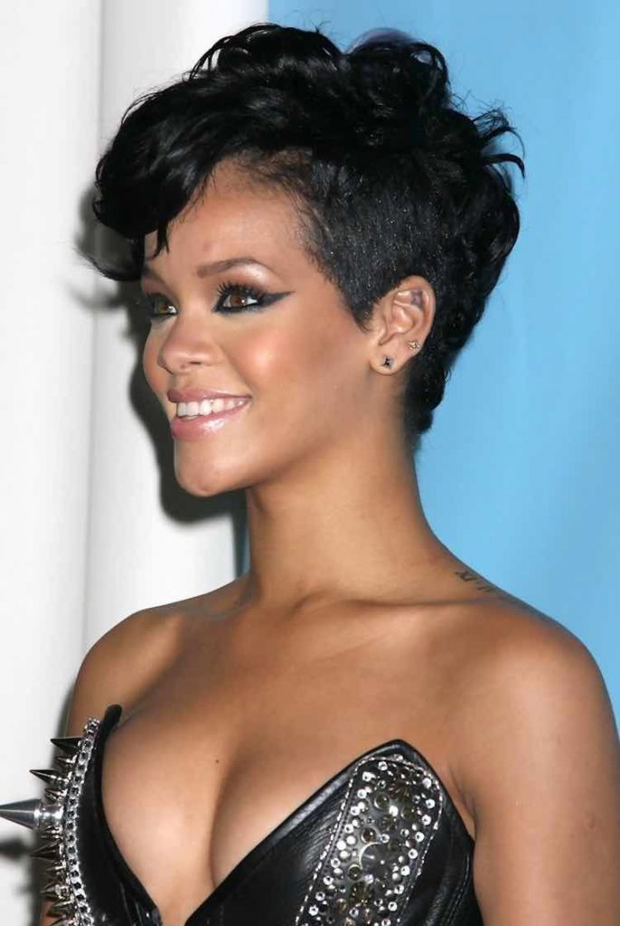 Rihanna's short hairstyles front and back view - Legit.ng