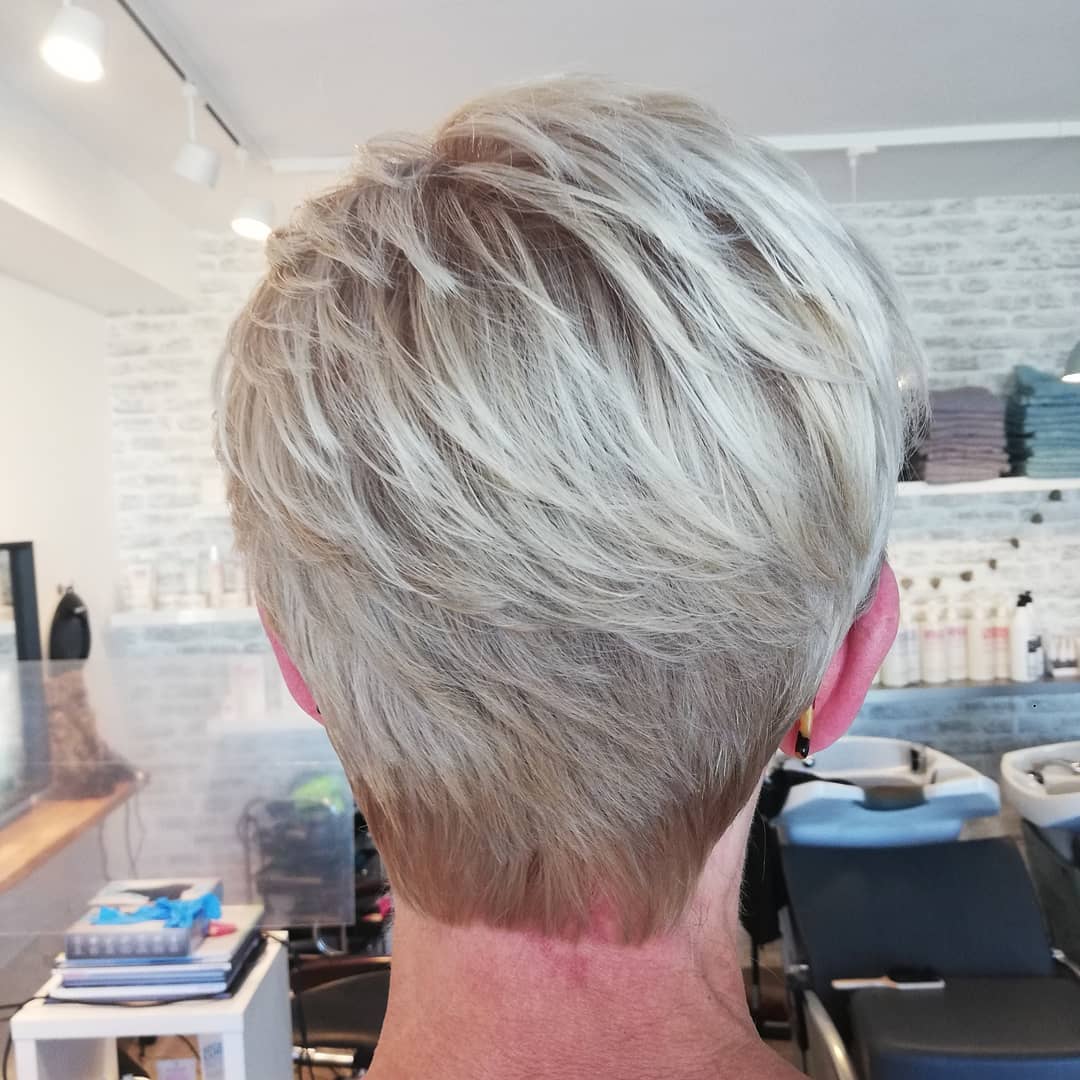 25 Cute And Easy Short Hairstyles For Hot Summer Days