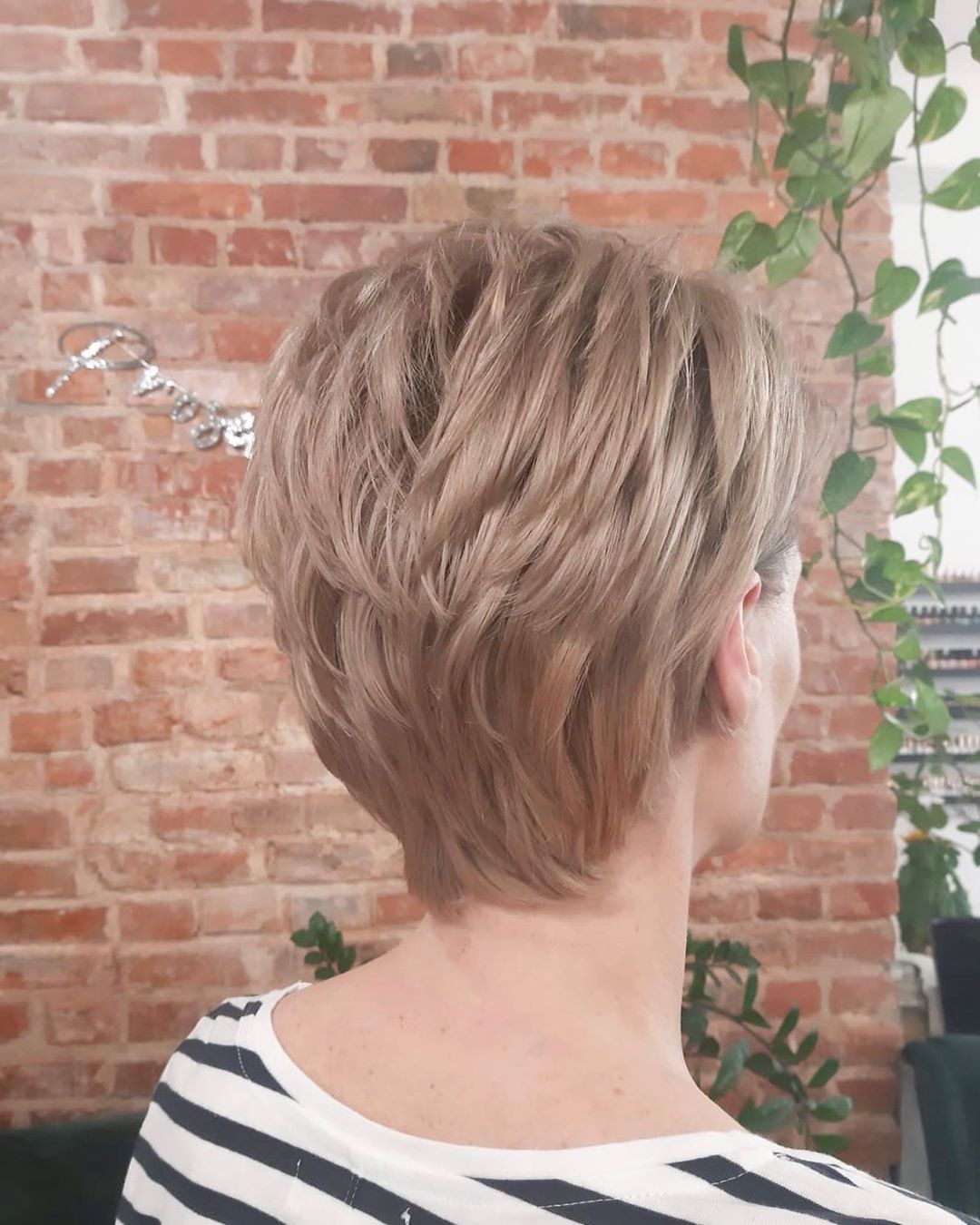 25 Cute and Easy Short Hairstyles for Hot Summer Days