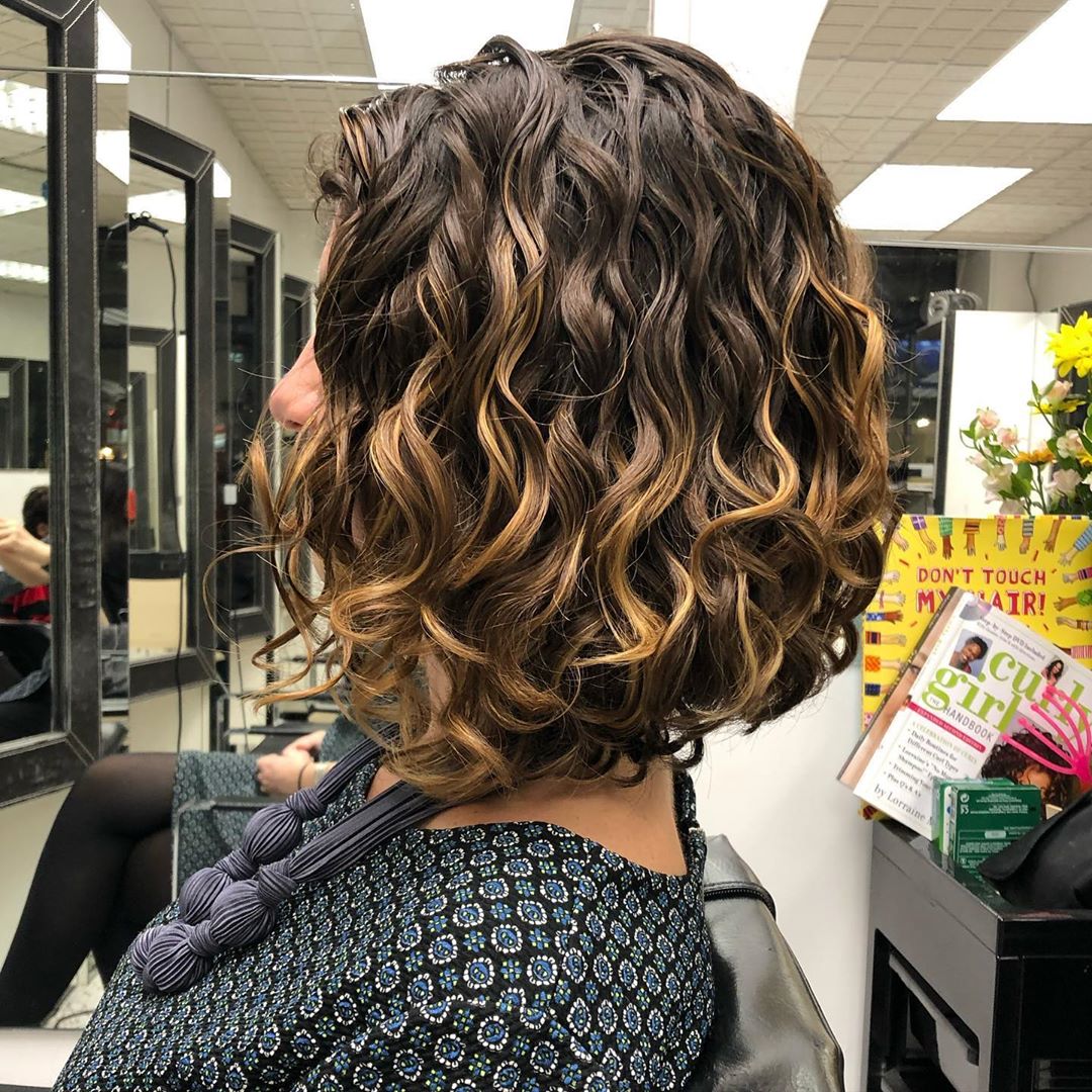 31 Gorgeous Short Curly Hair Styles In 21