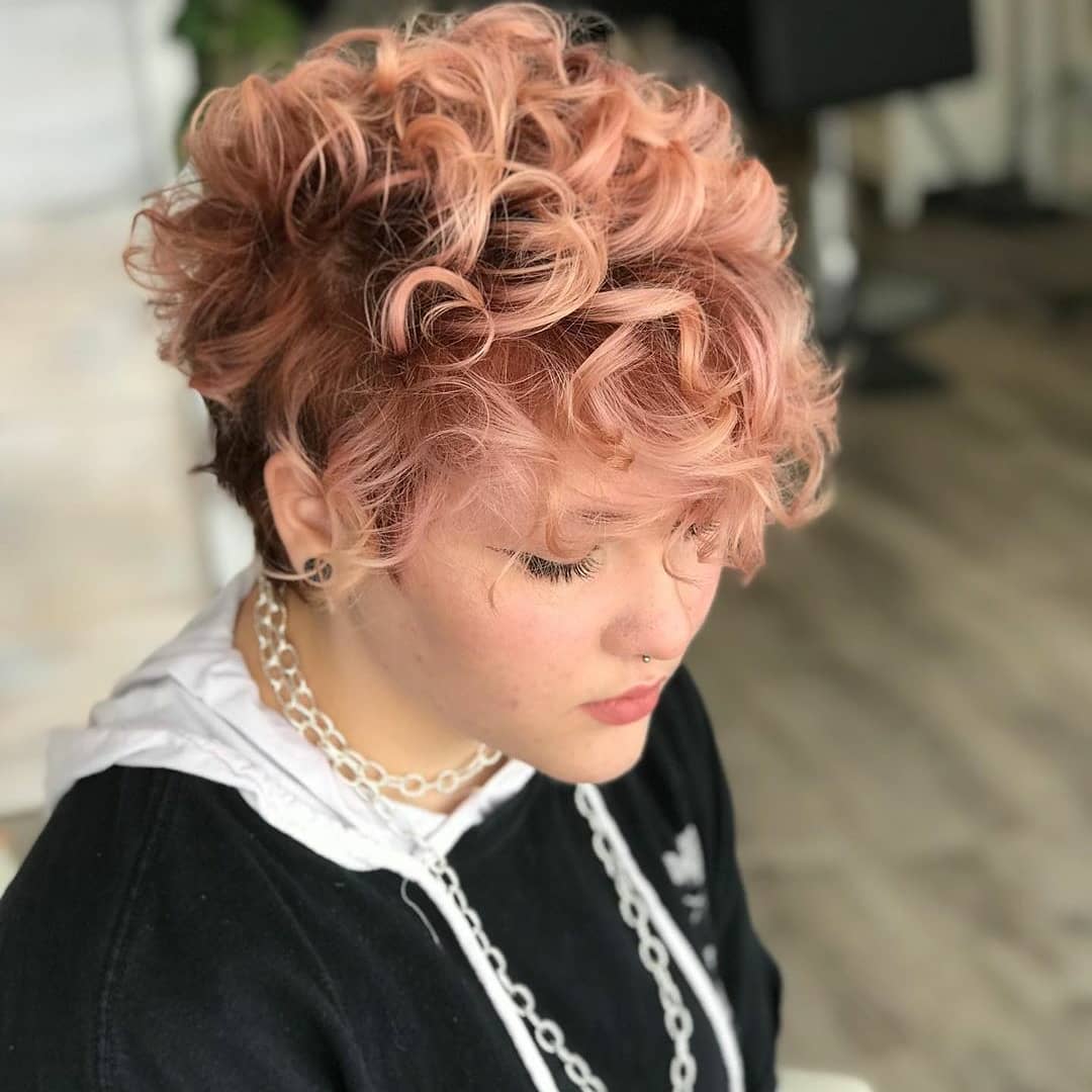 31 Gorgeous Short Curly Hair Styles in 2021
