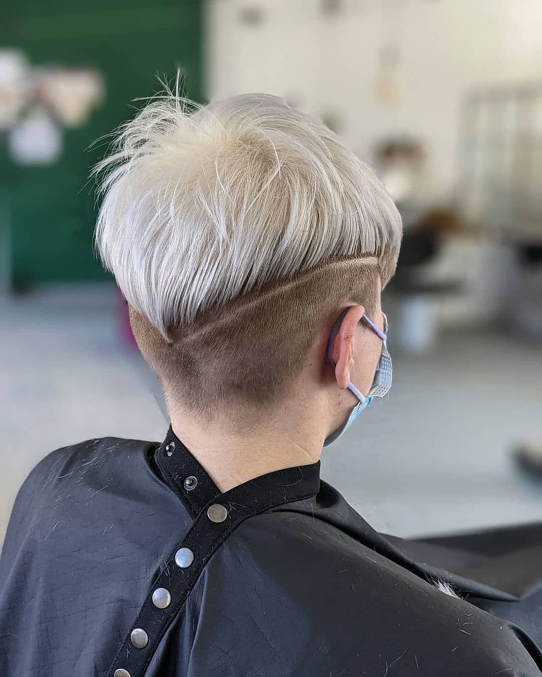 7 Ravishing Platinum Blonde Hairstyles for Men to Explore