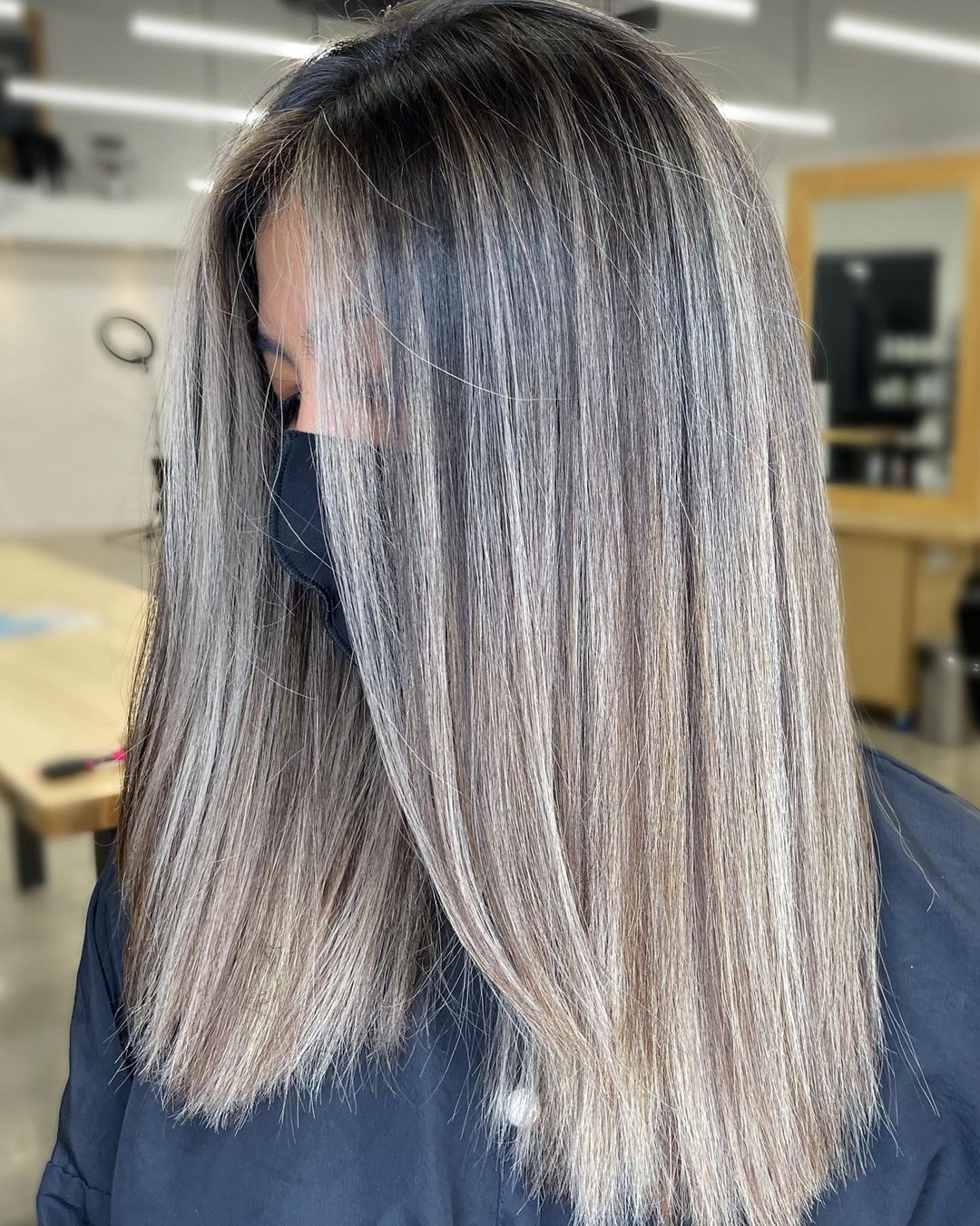 Ash blonde clearance balayage straight hair