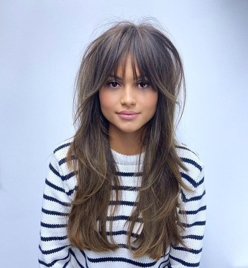 What Bangs Suit a Big Forehead? 23 Stylish Ideas for 2023