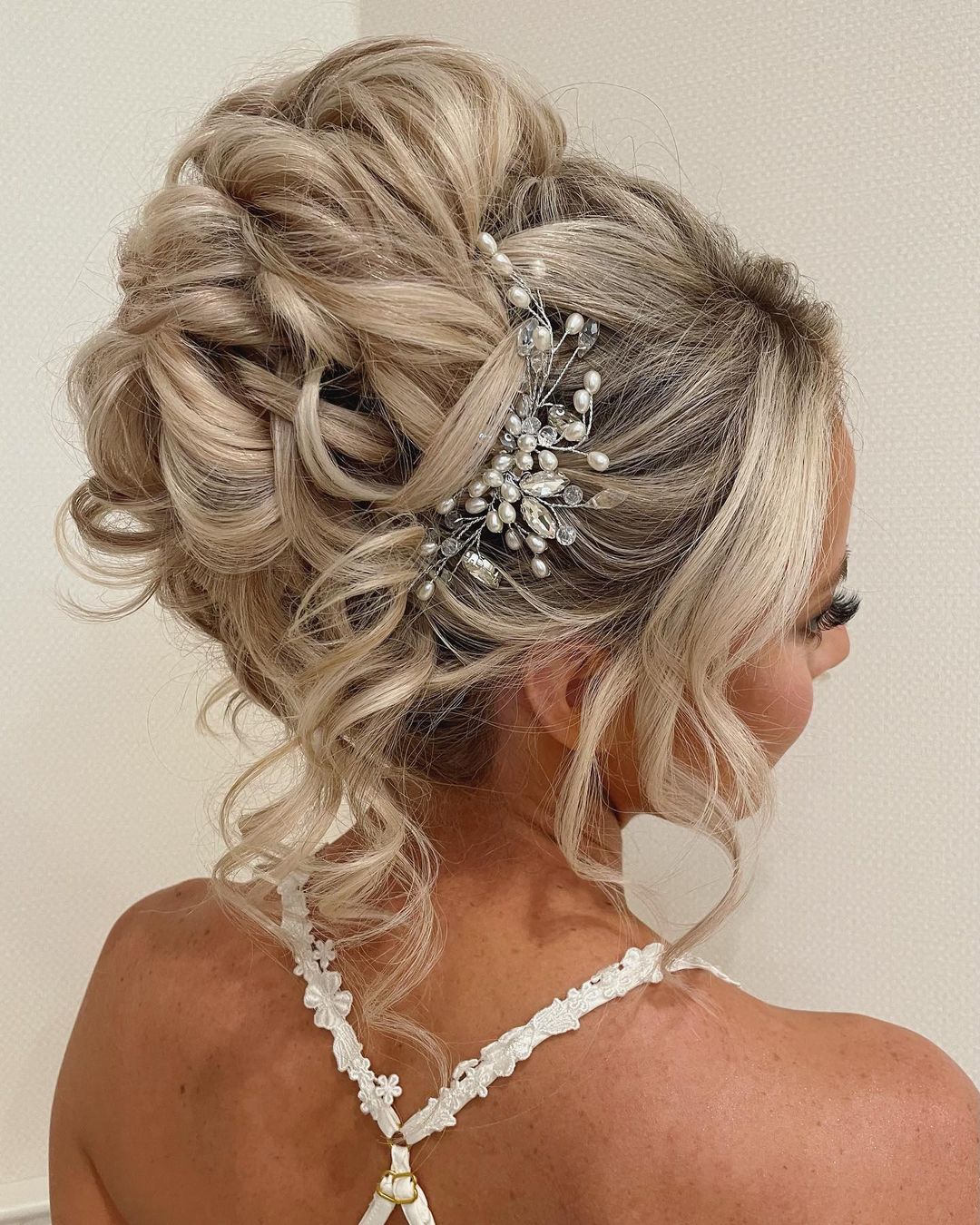 30 Gorgeous Bridal Hairstyles For Summer 2021 Weddings