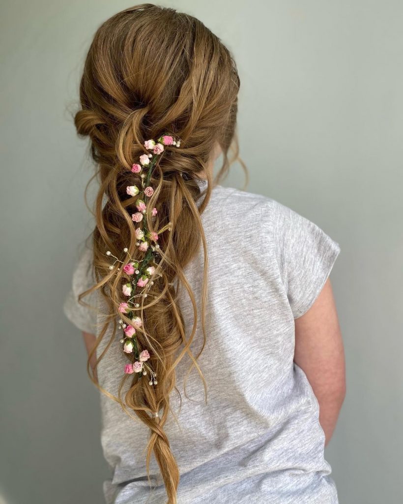 24 Cute Flower Girl Hairstyle Ideas For 2024 