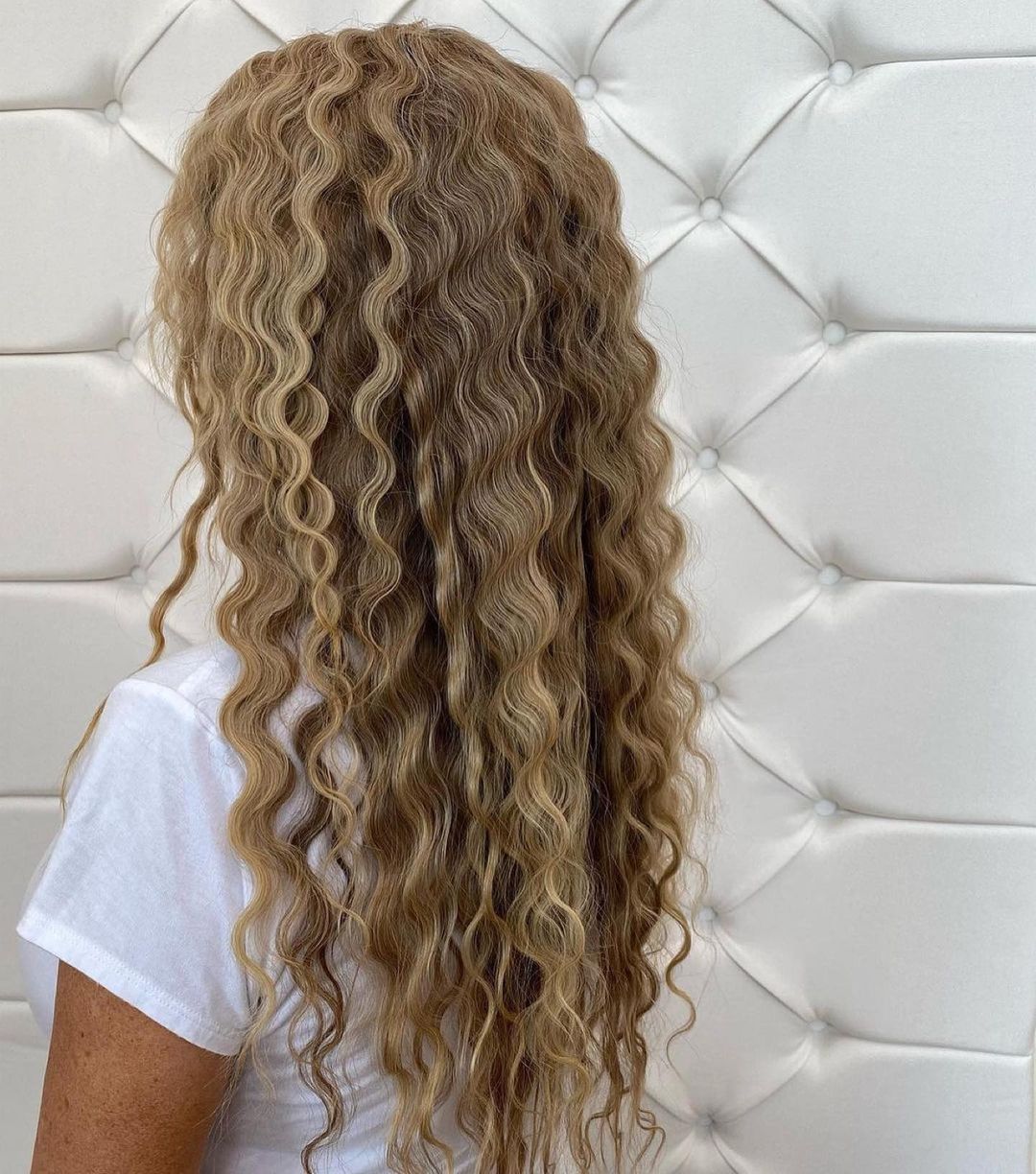 20 Lovely Crimped Hairstyles: 80's Wavy & Loose Trends