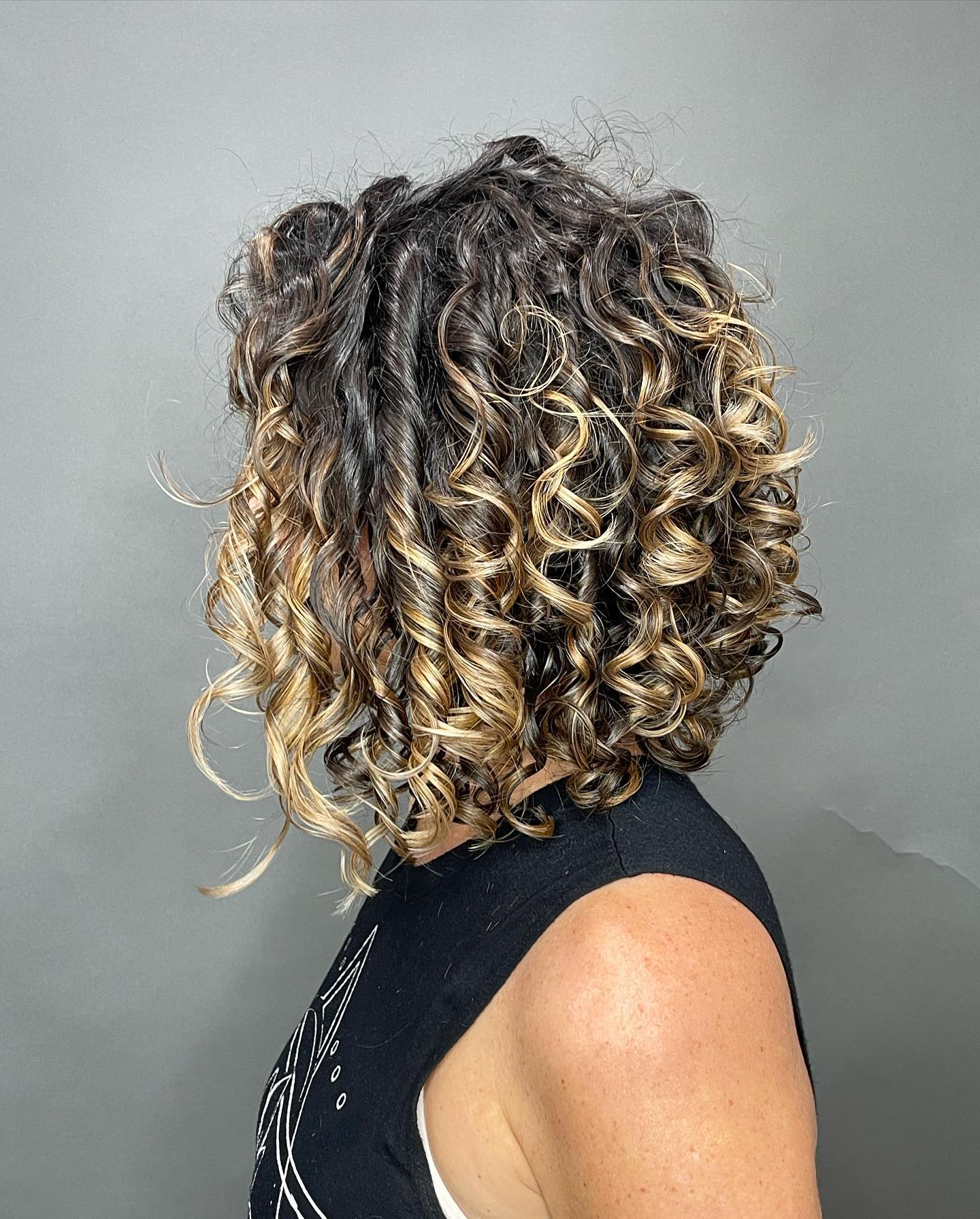 50+ Beautiful Curly Hairstyles & Curly Hair Ideas for 2023