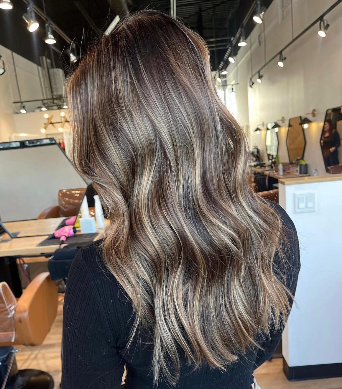 20+ Brown Hairdos with Sunkissed Highlights